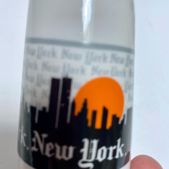 Vintage New York City Skyline Salt Pepper Shaker Set World Trade Empire State - Picture 2 of 8